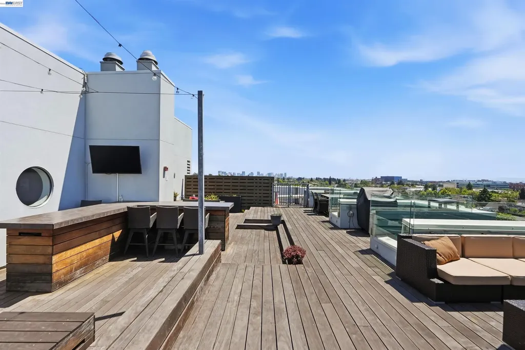 6465 San Pablo Avenue Oakland CA 94608