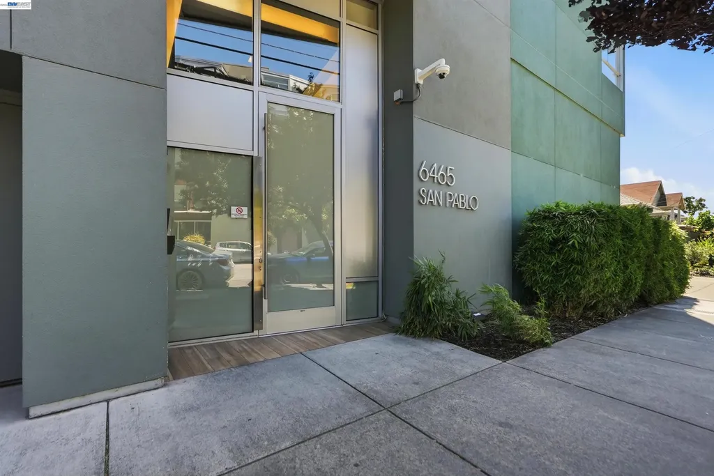 6465 San Pablo Avenue Oakland CA 94608