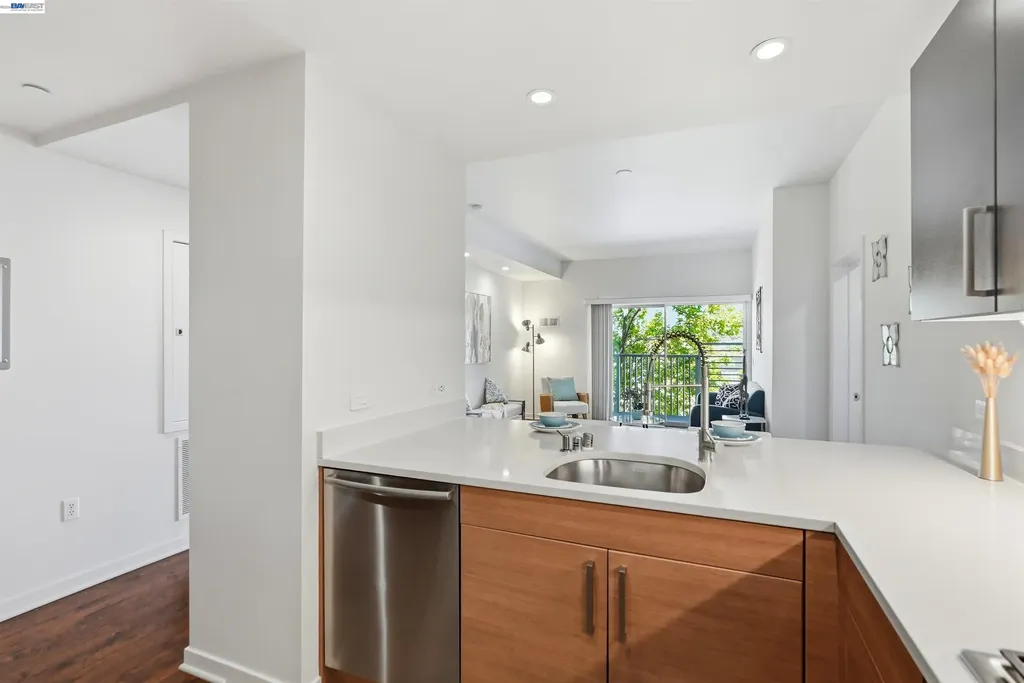 6465 San Pablo Avenue Oakland CA 94608
