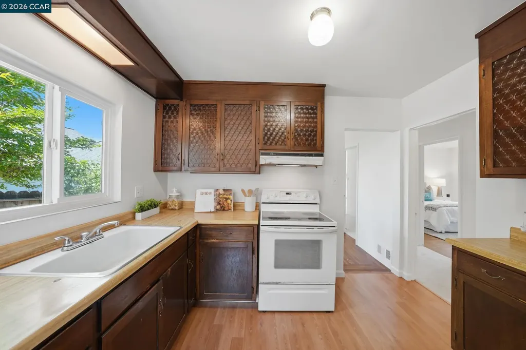 848 Talbart Street Martinez CA 94553