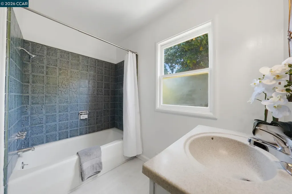 848 Talbart Street Martinez CA 94553