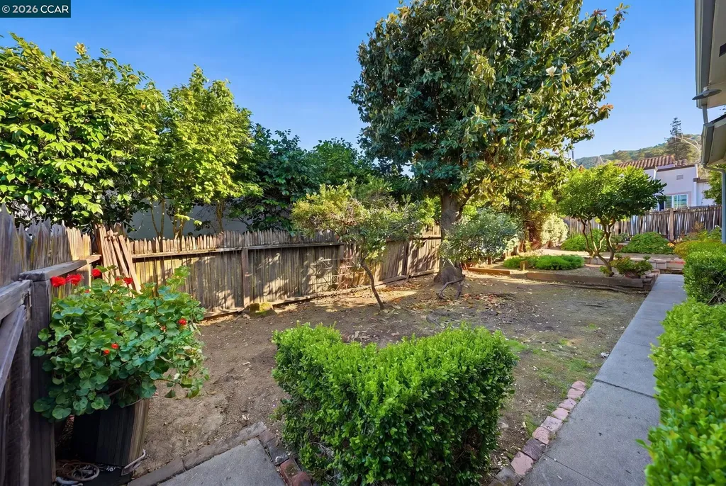 848 Talbart Street Martinez CA 94553