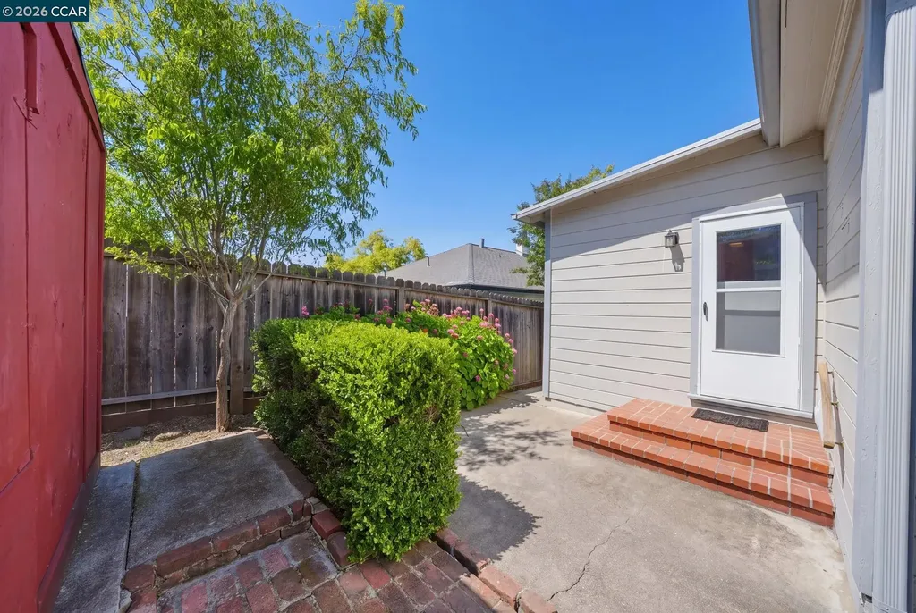 848 Talbart Street Martinez CA 94553
