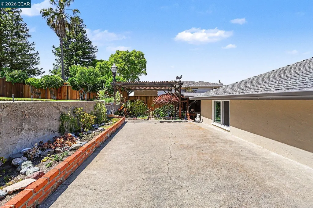 1940 Pine Street Martinez CA 94553