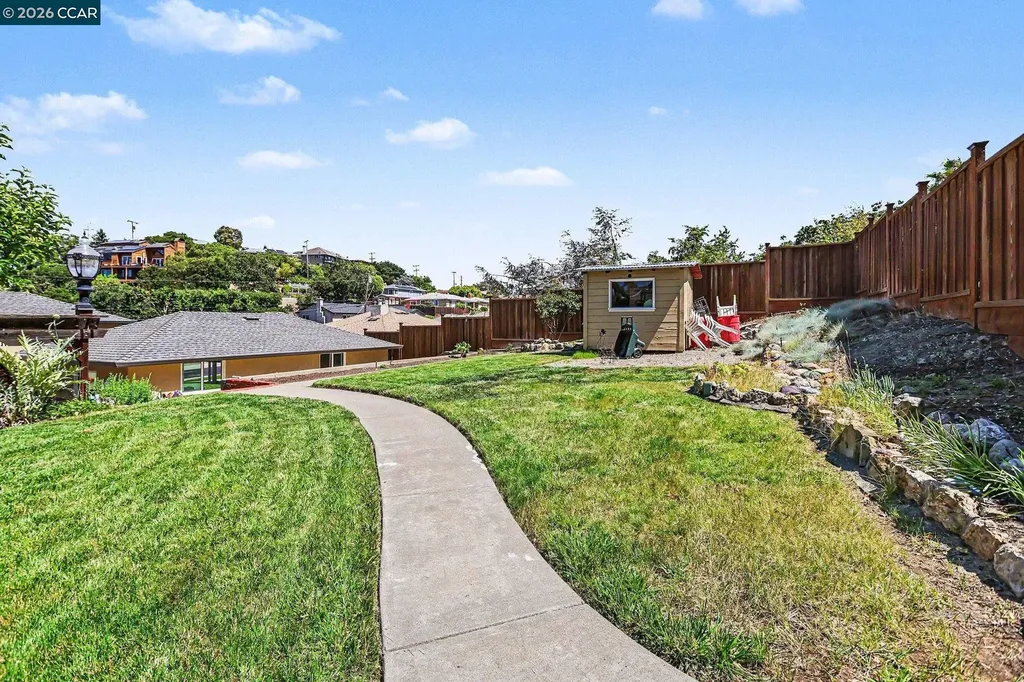 1940 Pine Street Martinez CA 94553