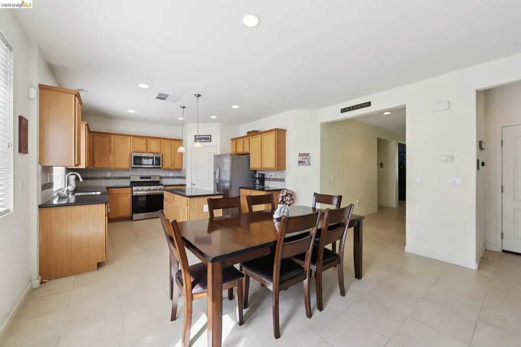 1327 Tuolumne Way Oakley CA 94561