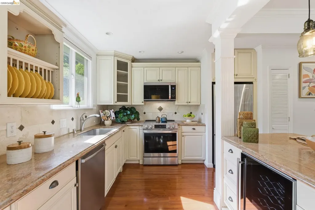 6252 Merced Avenue Oakland CA 94611