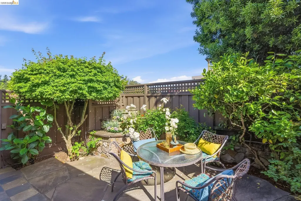 6252 Merced Avenue Oakland CA 94611