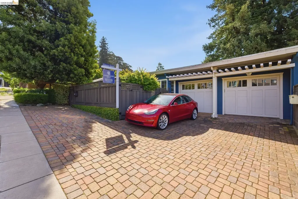 6252 Merced Avenue Oakland CA 94611