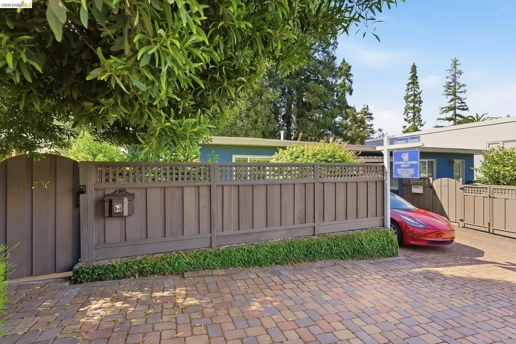 6252 Merced Avenue Oakland CA 94611