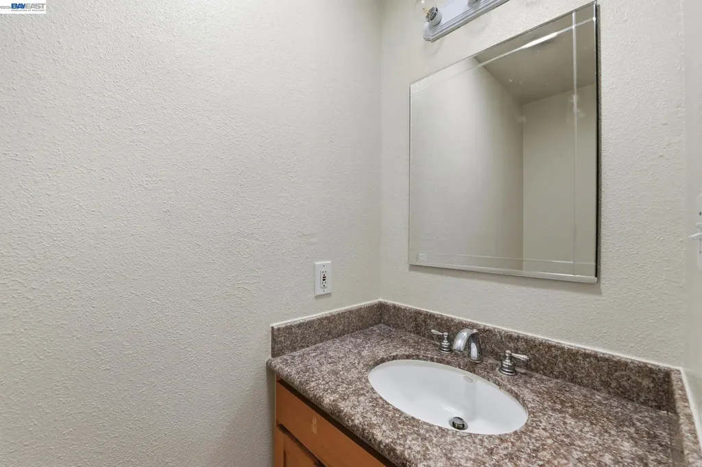 15274 Inverness Street San Leandro CA 94579