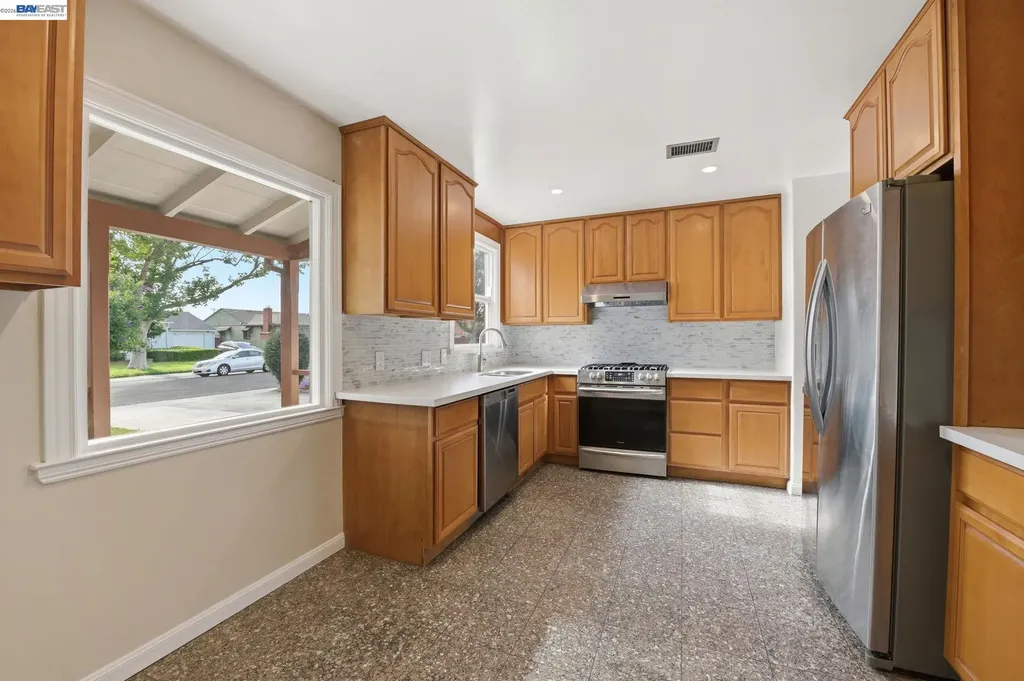 15274 Inverness Street San Leandro CA 94579