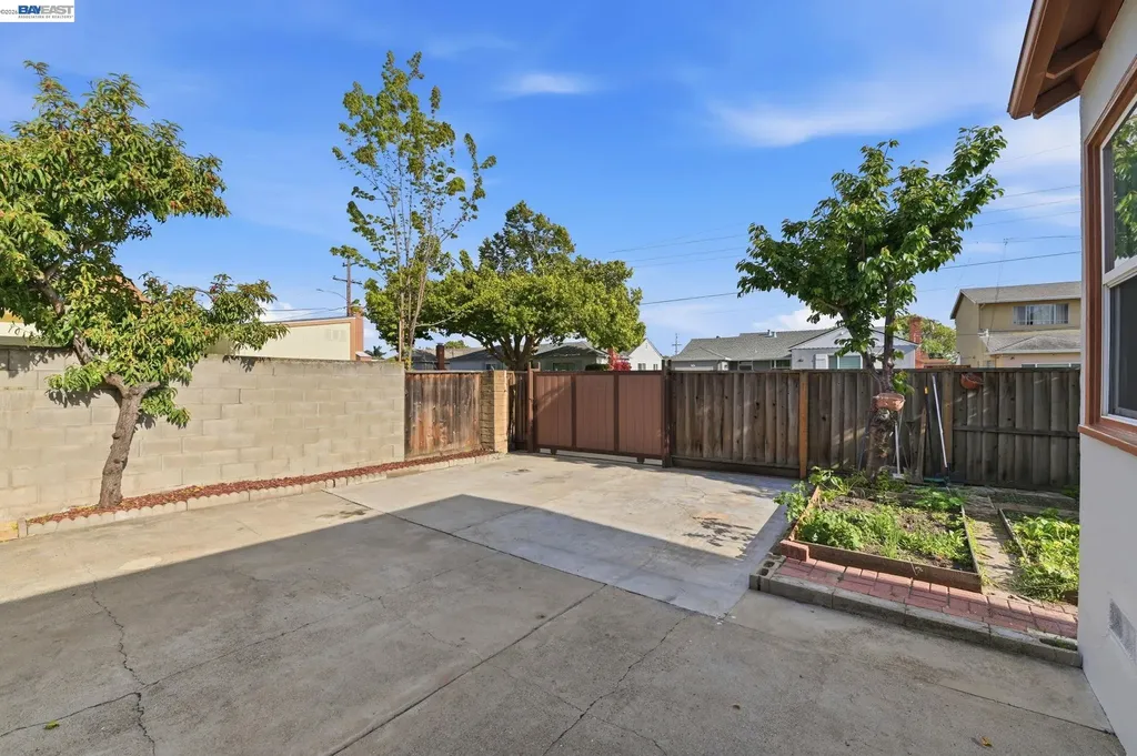 15274 Inverness Street San Leandro CA 94579
