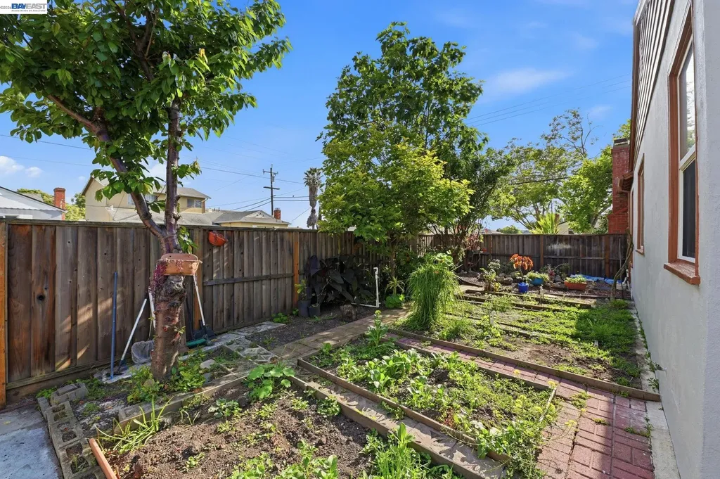15274 Inverness Street San Leandro CA 94579