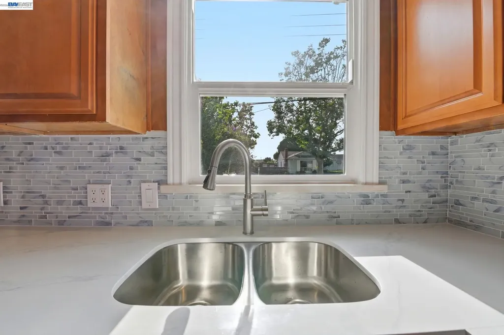 15274 Inverness Street San Leandro CA 94579