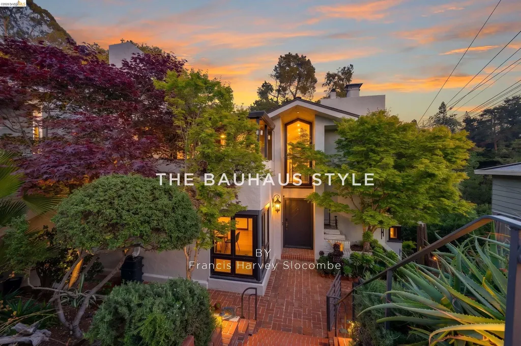 Oakland CA, 6048 Chelton Drive