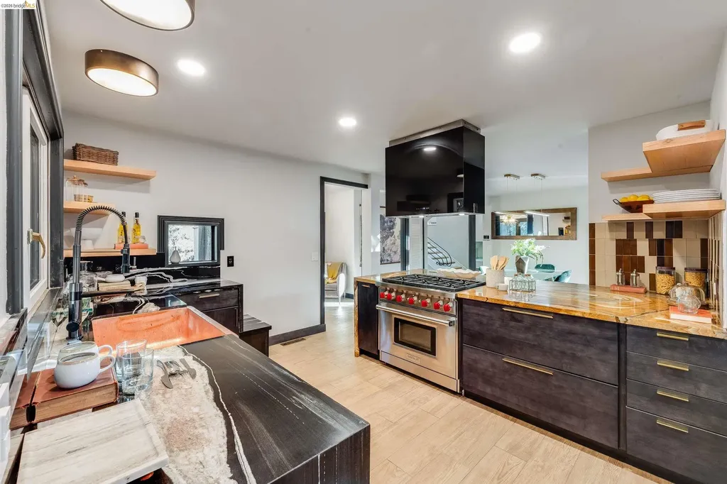 6048 Chelton Drive Oakland CA 94611