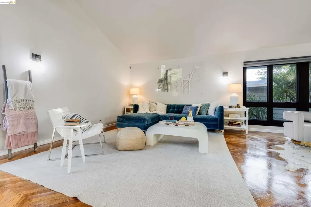 6048 Chelton Drive Oakland CA 94611