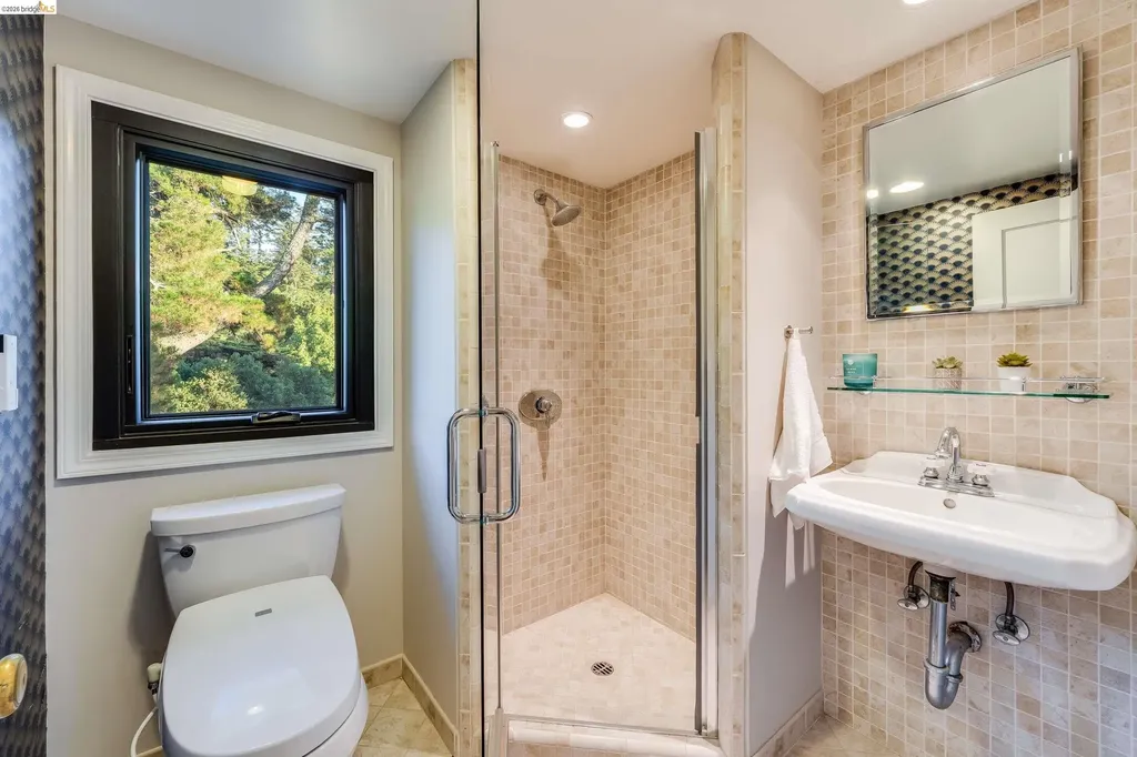 6048 Chelton Drive Oakland CA 94611