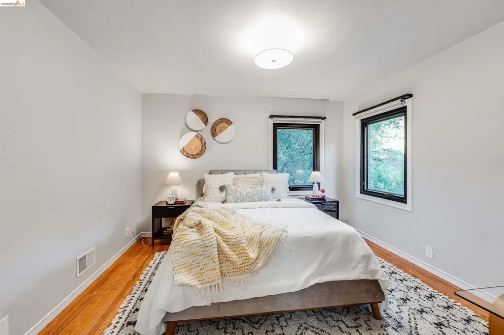 6048 Chelton Drive Oakland CA 94611