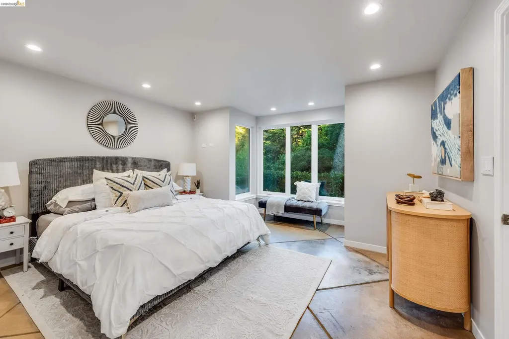 6048 Chelton Drive Oakland CA 94611