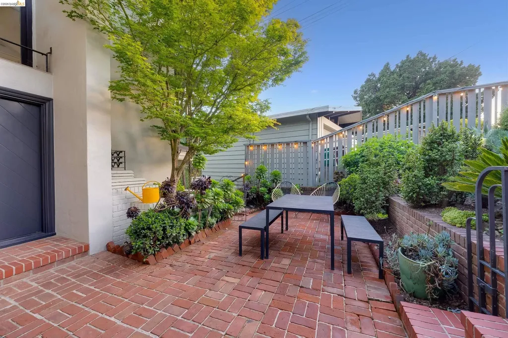 6048 Chelton Drive Oakland CA 94611
