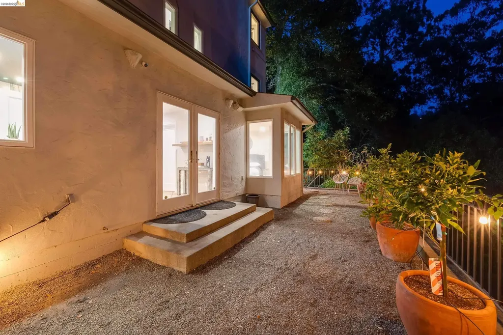 6048 Chelton Drive Oakland CA 94611
