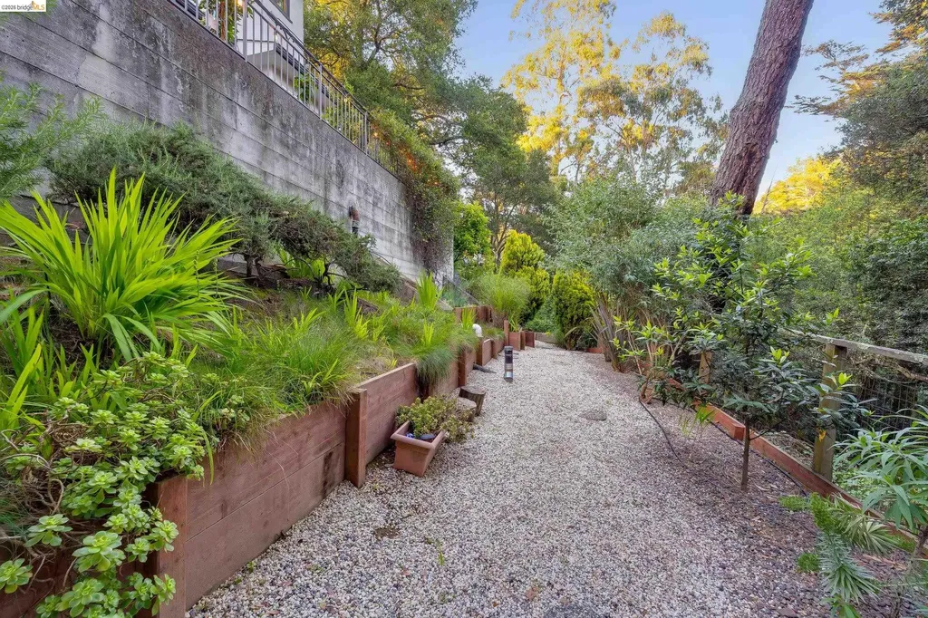 6048 Chelton Drive Oakland CA 94611