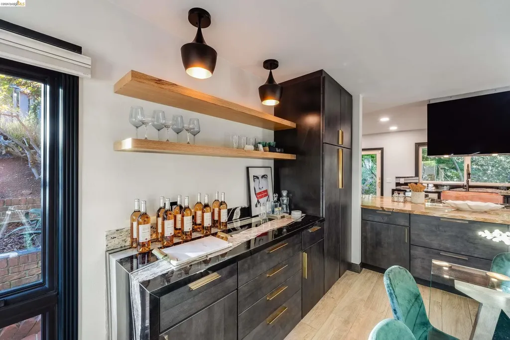 6048 Chelton Drive Oakland CA 94611