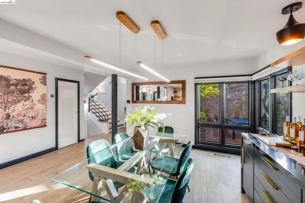 6048 Chelton Drive Oakland CA 94611