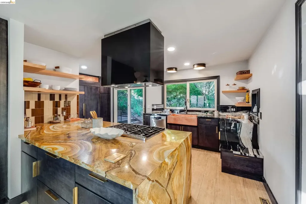 6048 Chelton Drive Oakland CA 94611