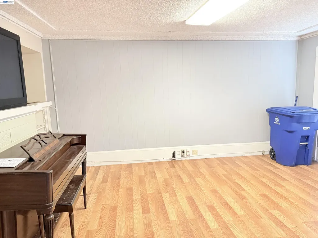 379 Bancroft Avenue San Leandro CA 94577