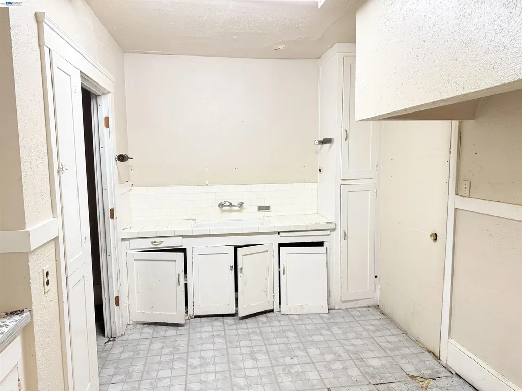 379 Bancroft Avenue San Leandro CA 94577