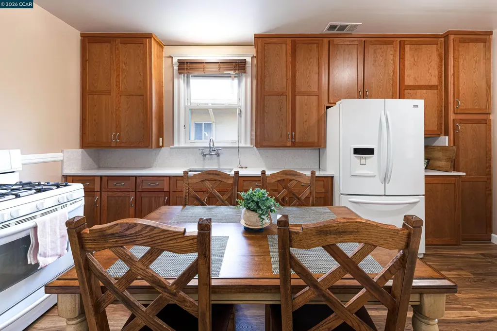 3735 Nevil Street Oakland CA 94601
