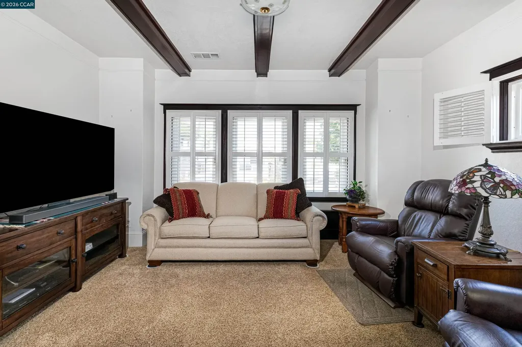 3735 Nevil Street Oakland CA 94601