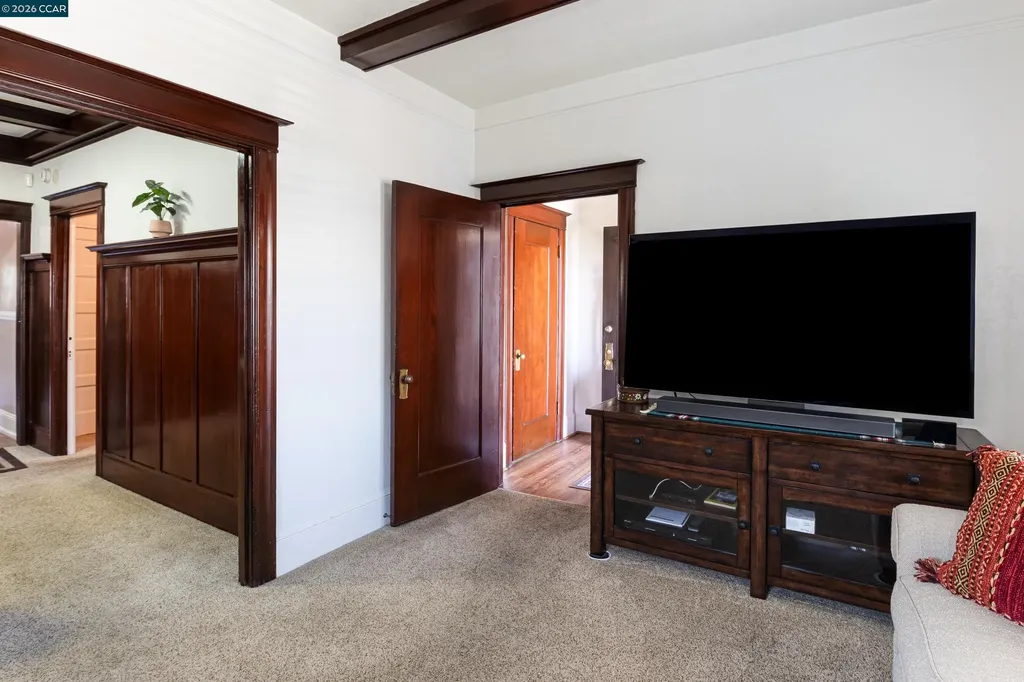 3735 Nevil Street Oakland CA 94601