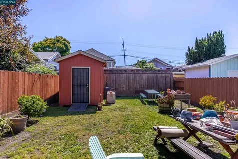 3735 Nevil Street Oakland CA 94601
