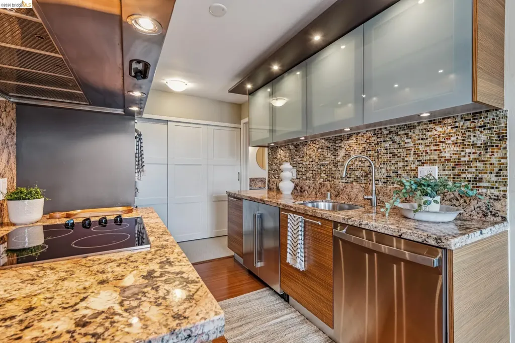 3 Captain Drive Emeryville CA 94608