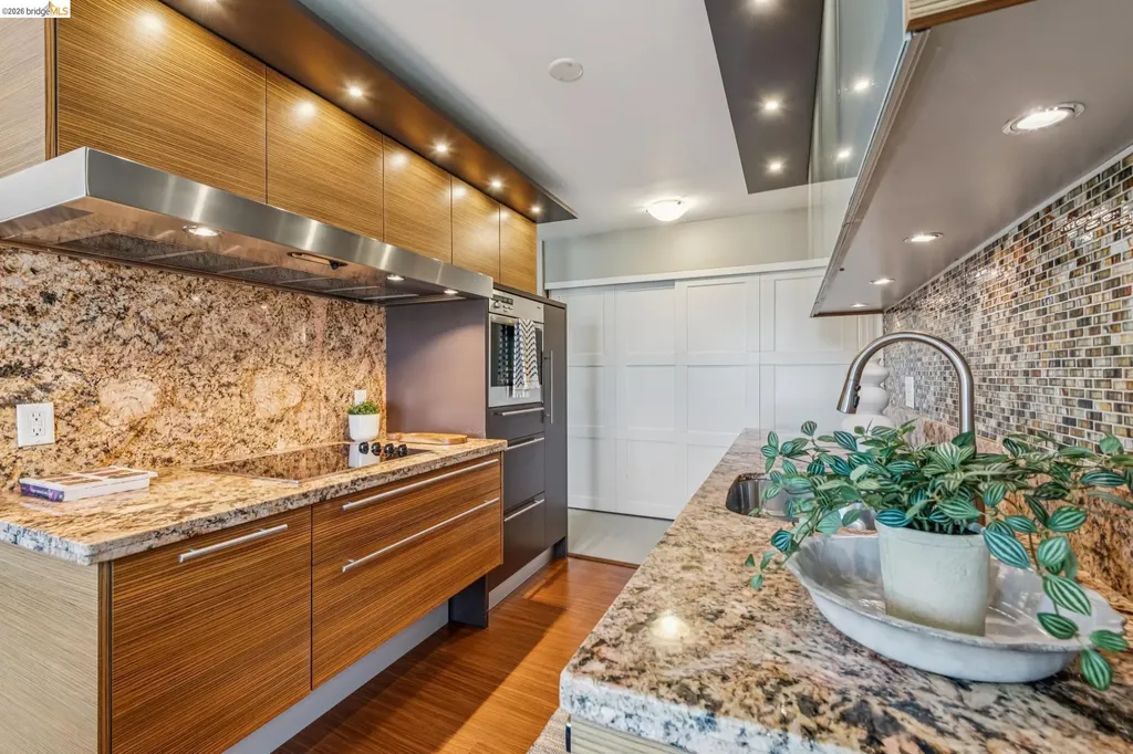 3 Captain Drive Emeryville CA 94608