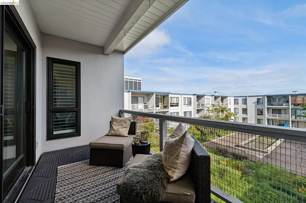 3 Captain Drive Emeryville CA 94608