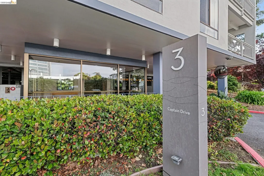 3 Captain Drive Emeryville CA 94608