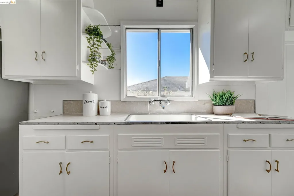 1324 Everett Street El Cerrito CA 94530