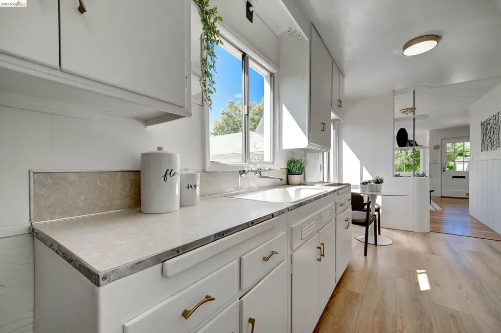 1324 Everett Street El Cerrito CA 94530