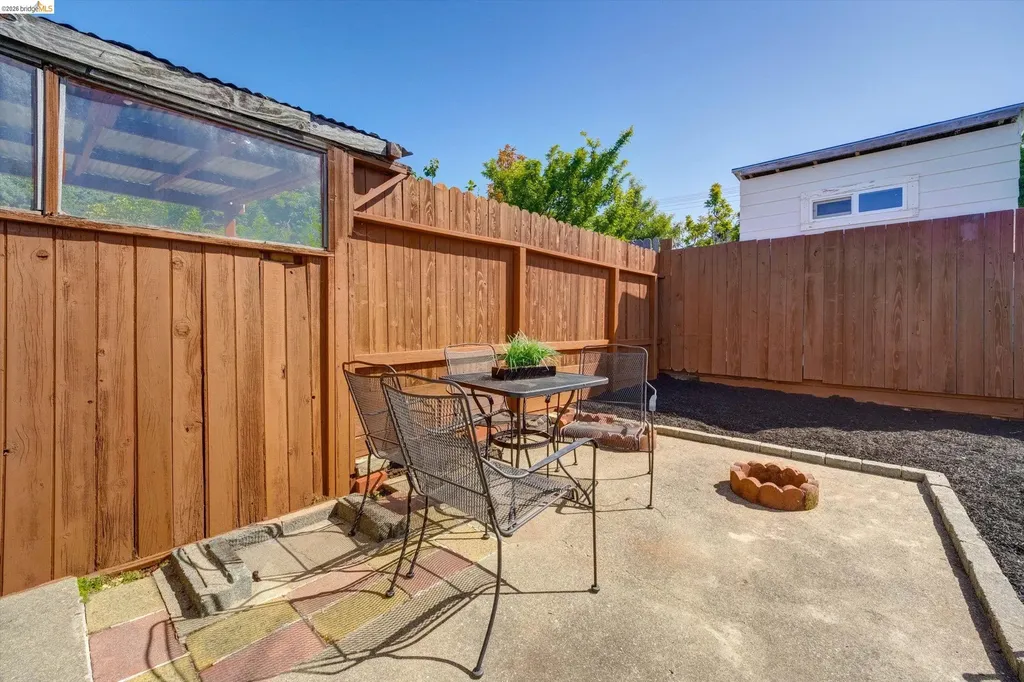 1324 Everett Street El Cerrito CA 94530