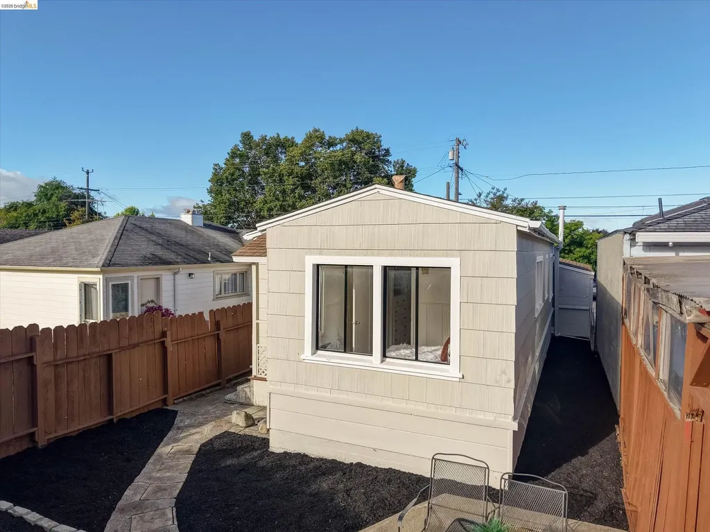 1324 Everett Street El Cerrito CA 94530