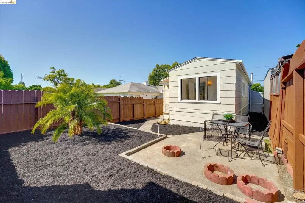 1324 Everett Street El Cerrito CA 94530