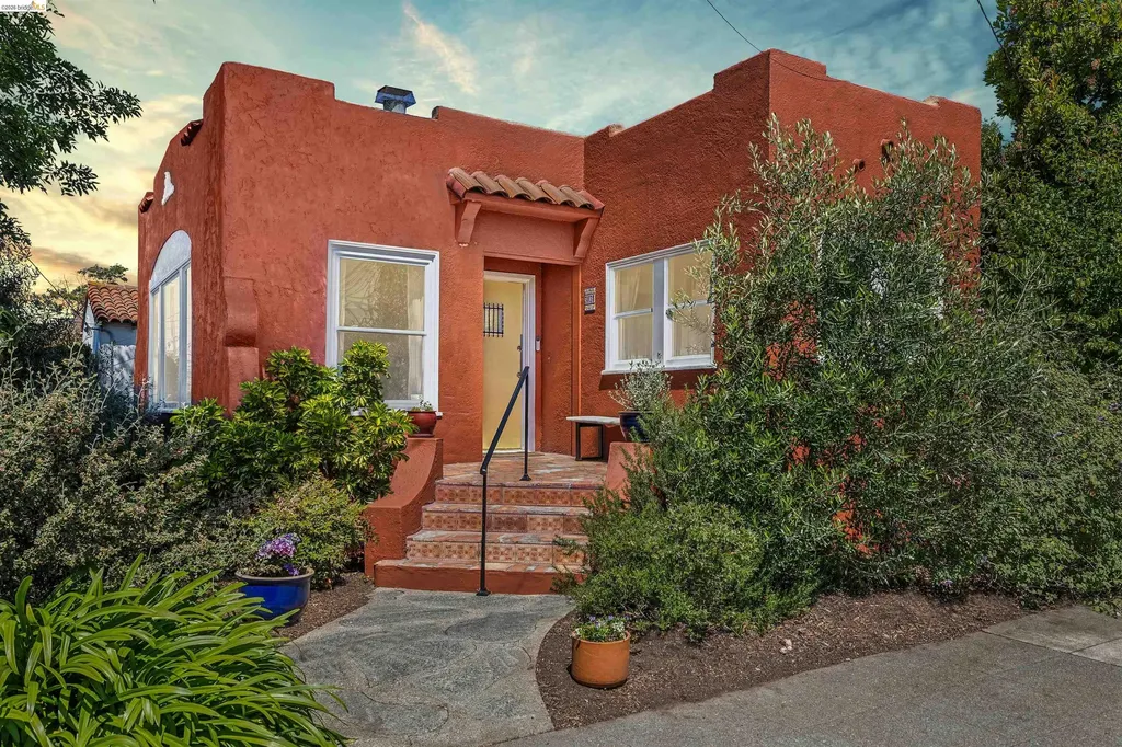 3031 Barrett Avenue Richmond CA 94804
