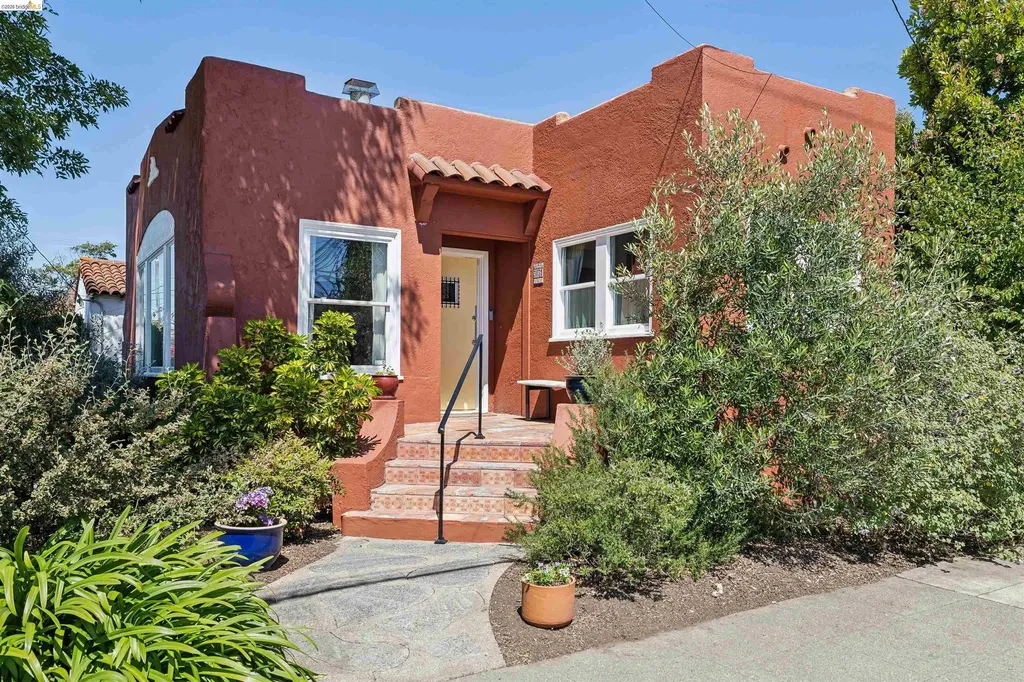 3031 Barrett Avenue Richmond CA 94804