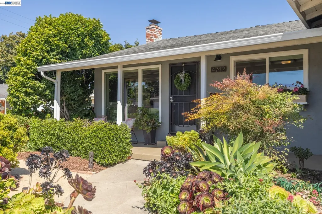 4742 El Rey Avenue Fremont CA 94536