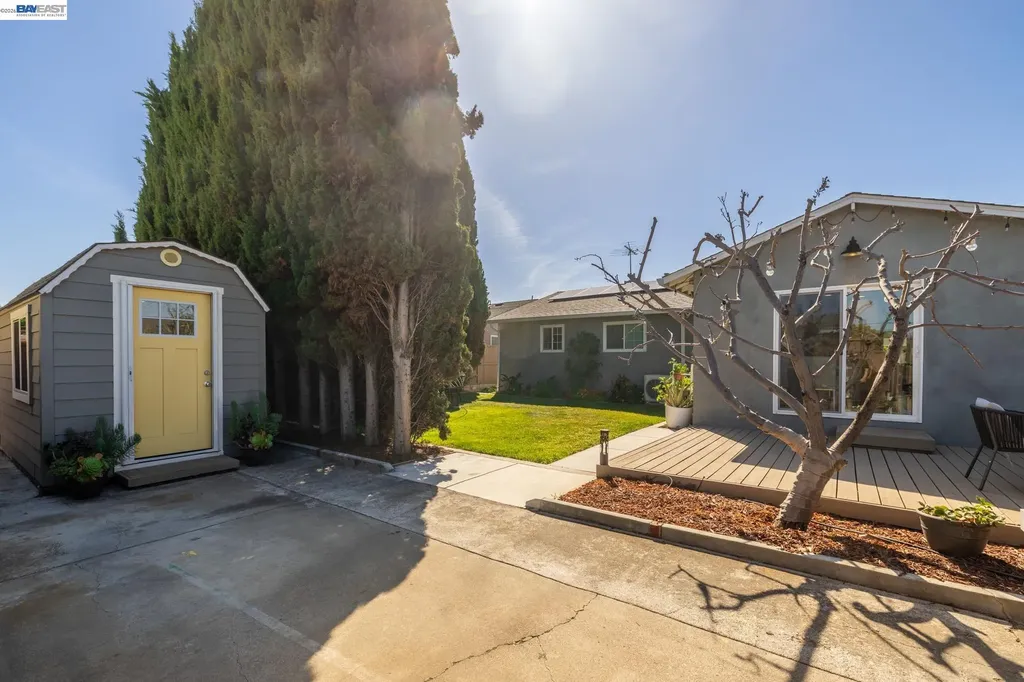 4742 El Rey Avenue Fremont CA 94536